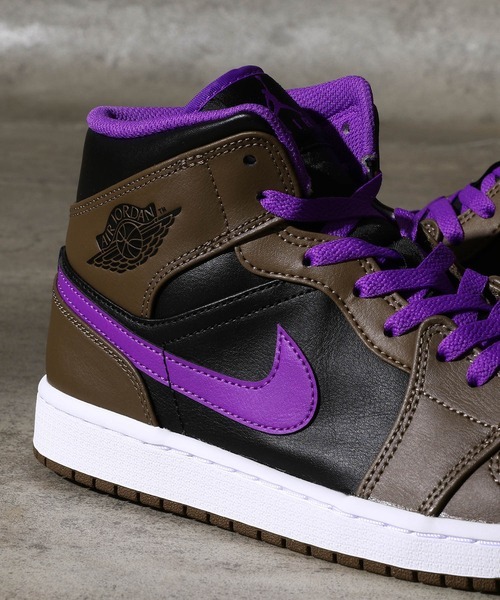 新品 26.5 NIKE AIR JORDAN 1 MID ナイキ エア ジョーダン 黒 紫 新品 26.5 NIKE AIR JORDAN 1 MID ナイキ エア ジョーダン 黒 紫
