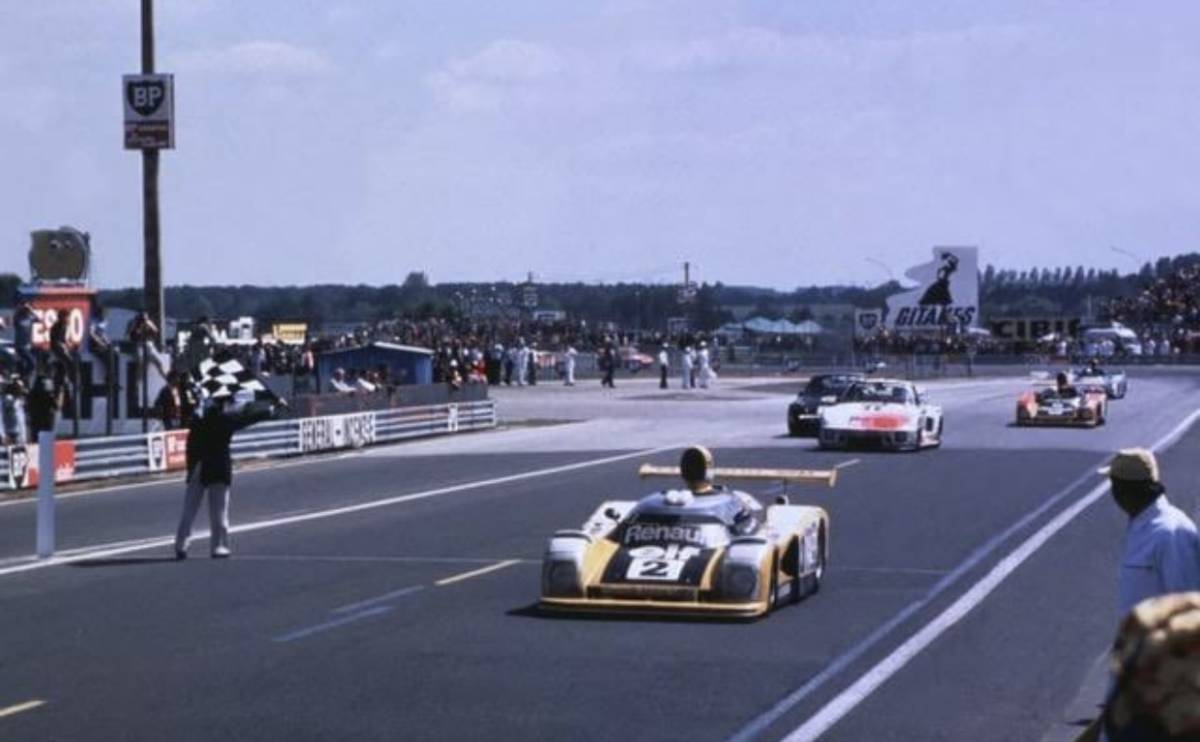 1/43 Renault Alpine A442B Winner Le Mans 1978 #2 ◆ D.Pironi J.P.Jaussaud ◆ アシェット 模型のみ スパーク_画像10