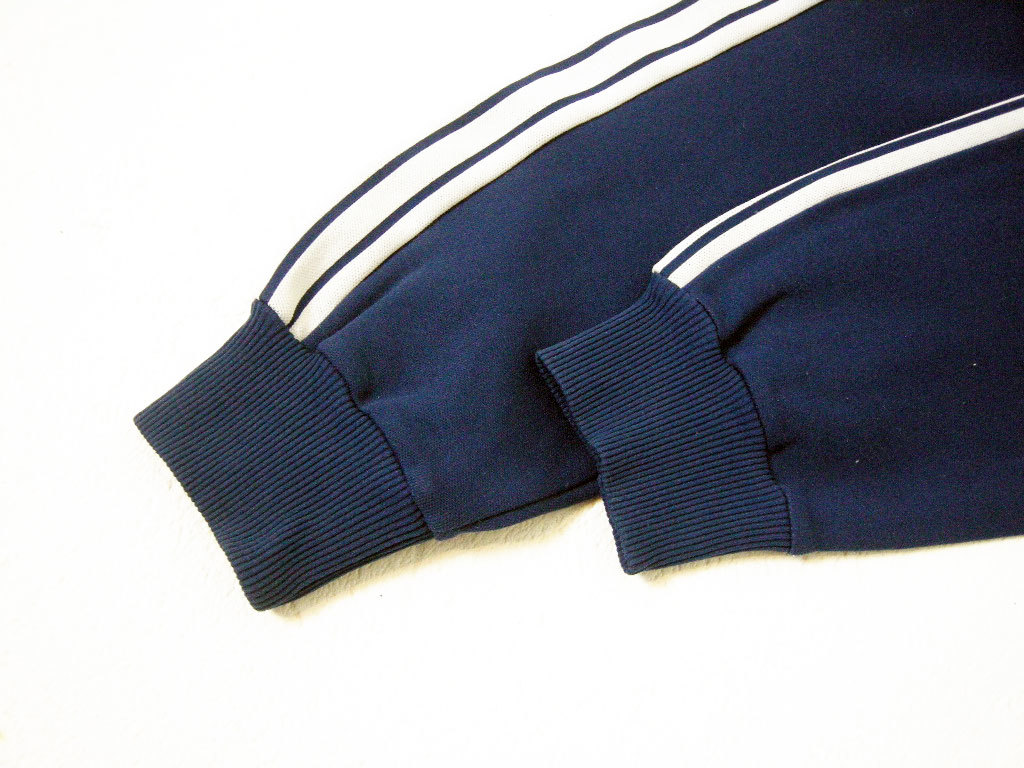 □ヴィンテージ adidas 【 アディダス 】腰ワッペン 70's 80's □ヴィンテージ adidas 【 アディダス 】腰ワッペン 70's 80's