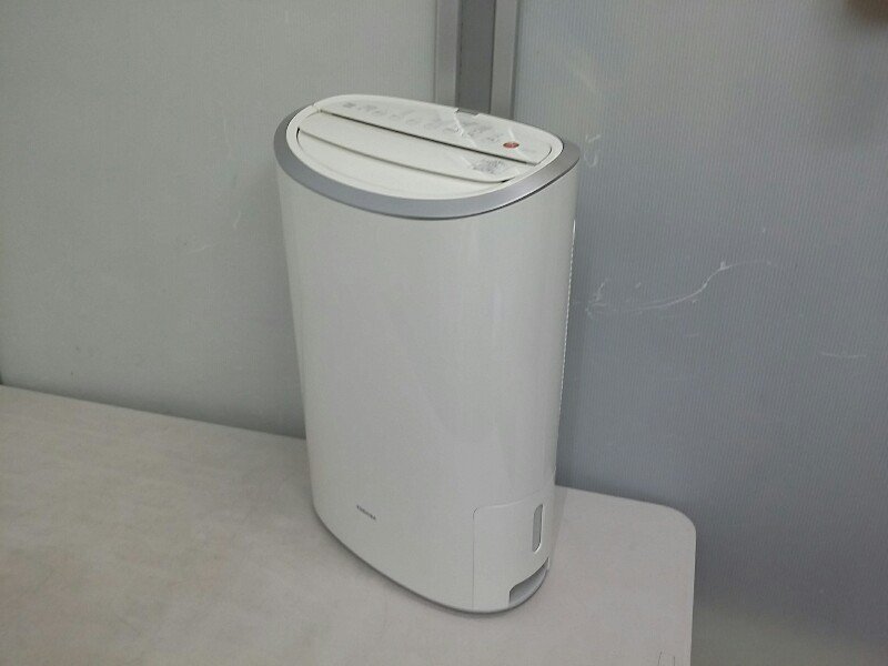 TOSHIBA 東芝 除湿機 RAD-CP80 冷 温風 除湿乾燥機 コンプレッサー式 2012年製 W ホワイト_画像2