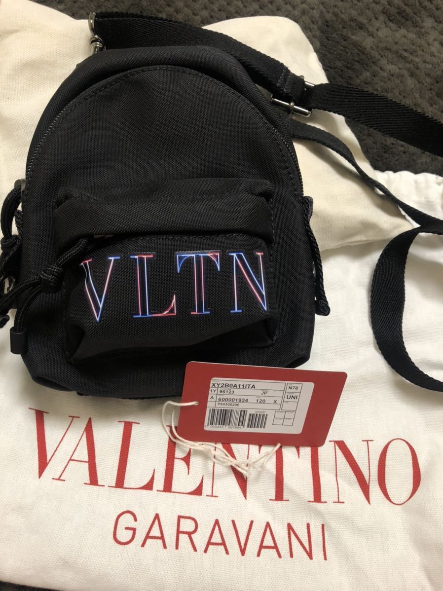 格安販売の 値下げ　ヴァレンティノ VLTN メンズショルダーバッグ　新品 ショルダーバッグ
