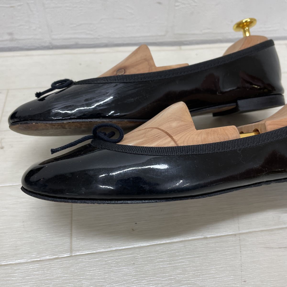 1107★ 箱付き repetto レペット フラットシューズ バレエシューズ エナメル パテントレザー 38.5 約24.5 ブラック レディース_画像8