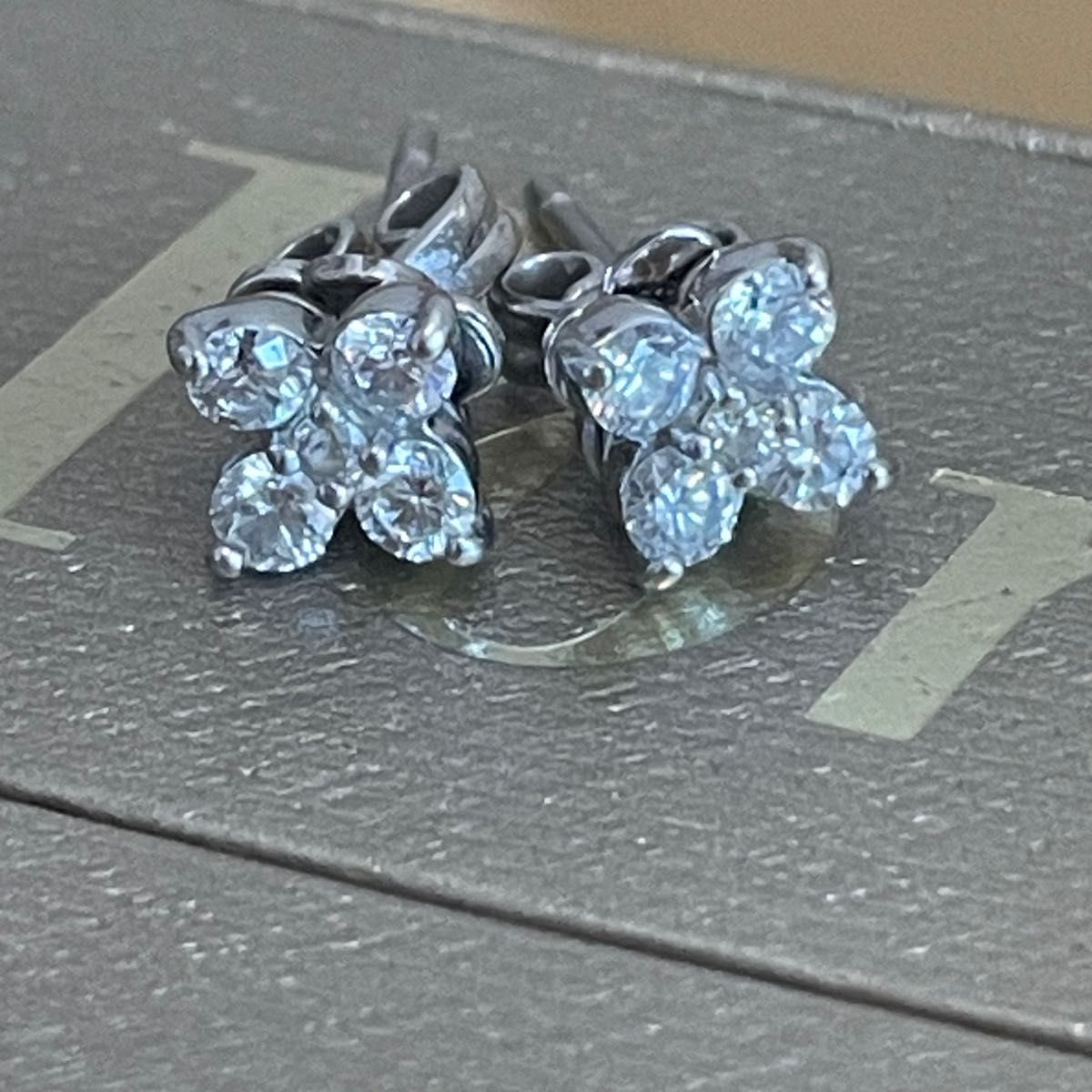 格安販売の 美品 ポンテヴェキオ フラワー ダイヤ ピアス 0 4ct WG|Yahoo ポンテヴェキオ