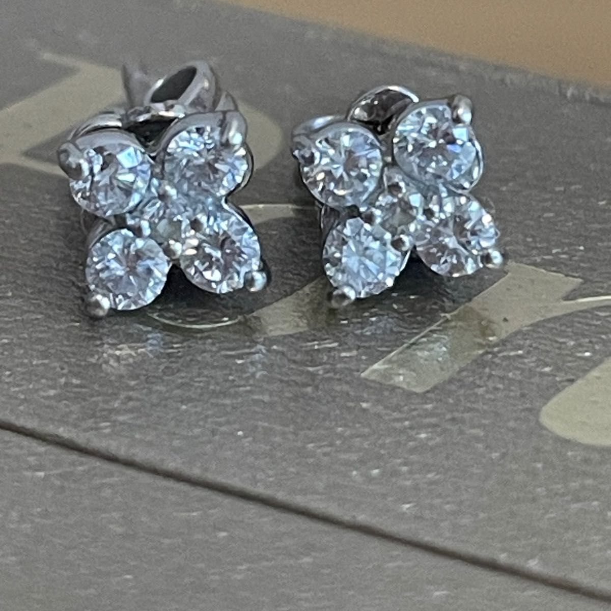 美品 ポンテヴェキオ フラワー ダイヤ ピアス 0 4ct WG|Yahoo 美品 ポンテヴェキオ フラワー ダイヤ ピアス 0 4ct WG|Yahoo