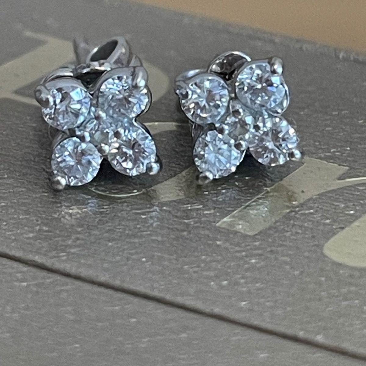 美品　ポンテヴェキオ　フラワー　ダイヤ　ピアス　0.4ct  WG