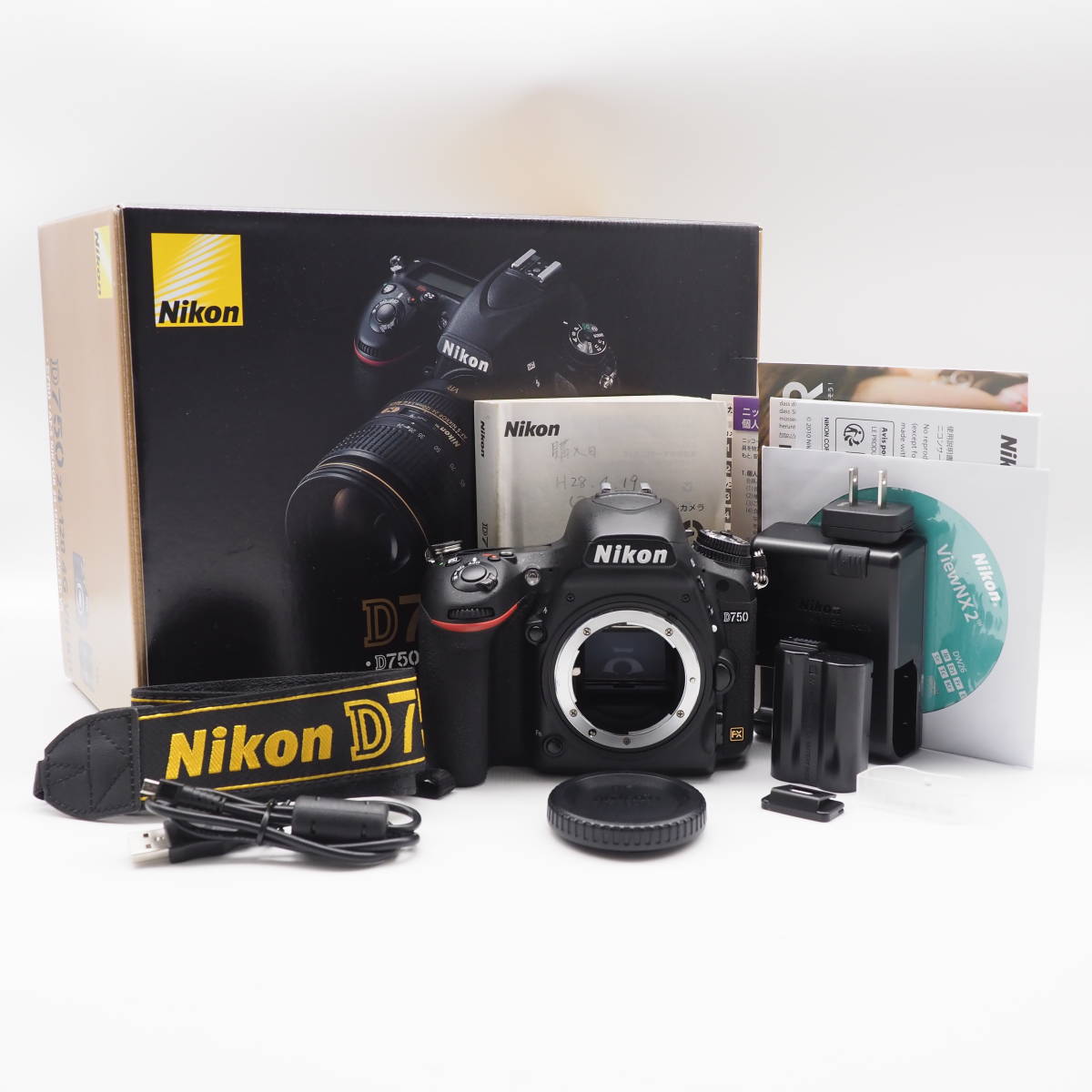 誠実 ☆ショット数9301回の新品級☆ Nikon D750 デジタル一眼レフ