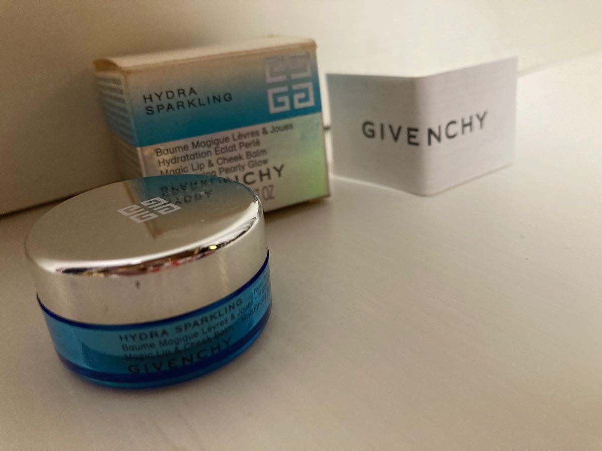 GIVENCHY HYDRA SPARKLING リップ & バーム　イノセント　パール