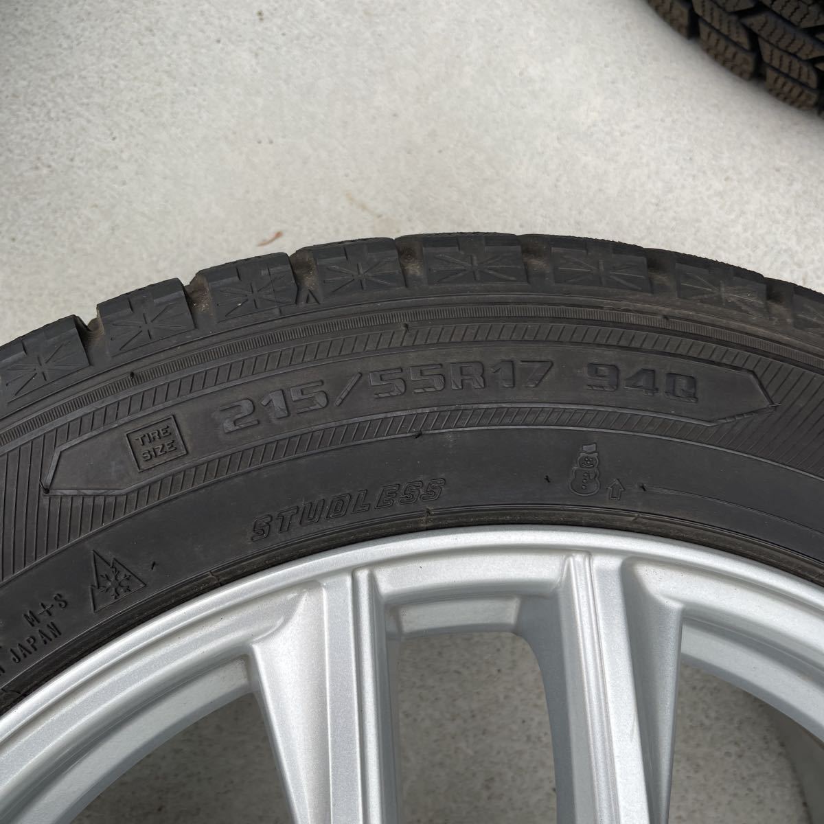 KYOHO CR CRICKET 7J 5H114.3社外アルミ 215/55R17スタッドレスグッドイヤーアイスナビ 6 クラウン　_画像5