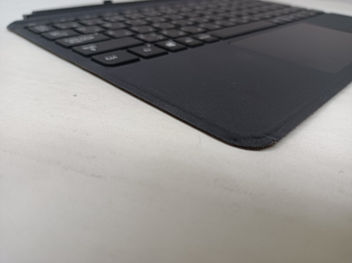 Microsoft Surface Go 対応 純正キーボード タイプカバー Model:1840_破れた箇所があります。