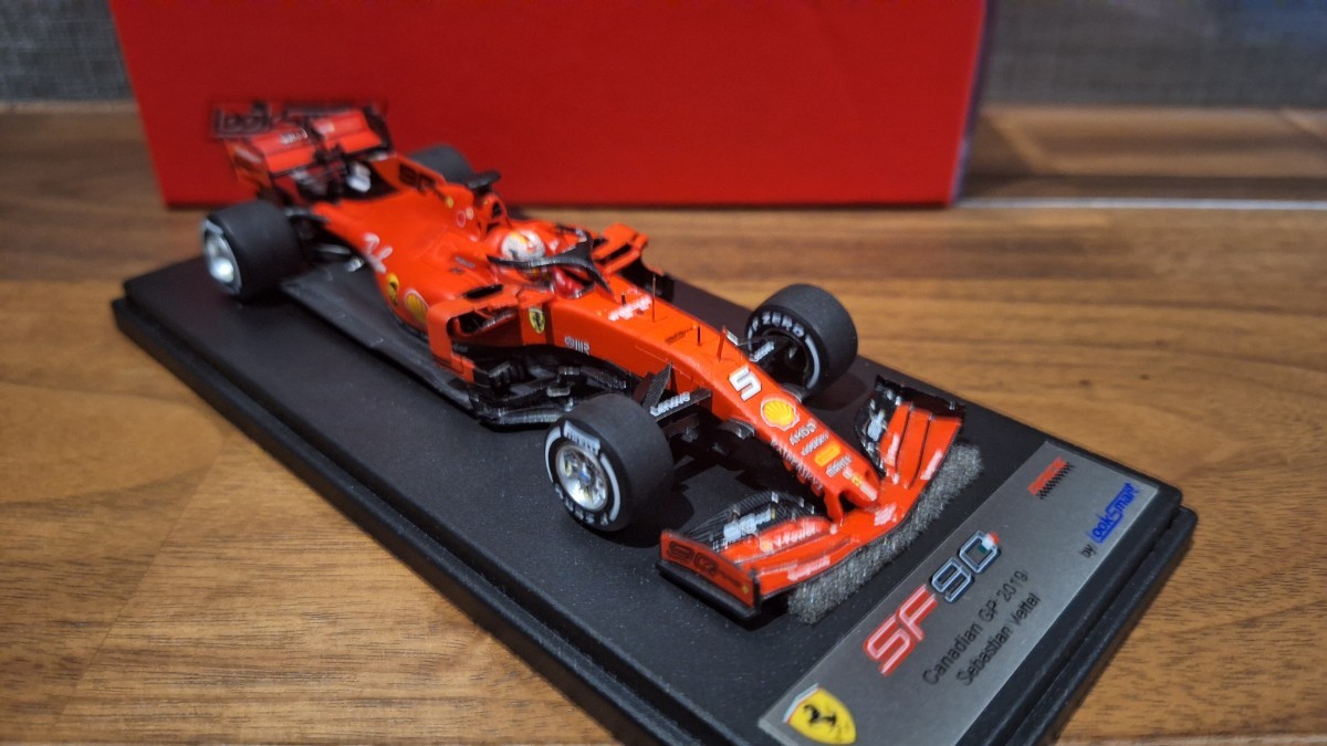 ルックスマート フェラーリsf90 セバスチャン ベッテル シンガポール ルックスマート 1/43フェラーリSF90 セバスチャン ベッテル