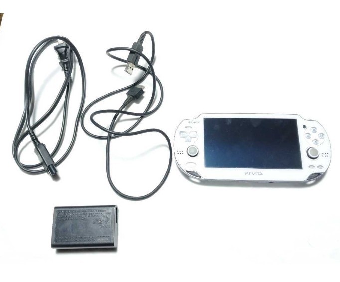 【高品質】 （美品）　PSvita　pch-1000 ホワイト　Wi-Fiモデル　（送料無料）　（動作確認済み） PS Vita本体