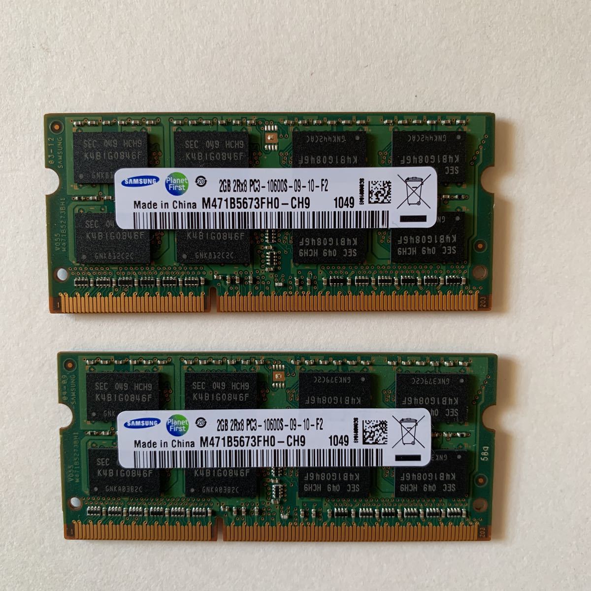 送料無料☆☆ノートPC用 DDR3メモリ SAMSUNG 2Rx8 PC3-10600S-09-10-F2 2GB×2枚 4GB ★動作確認済_画像1