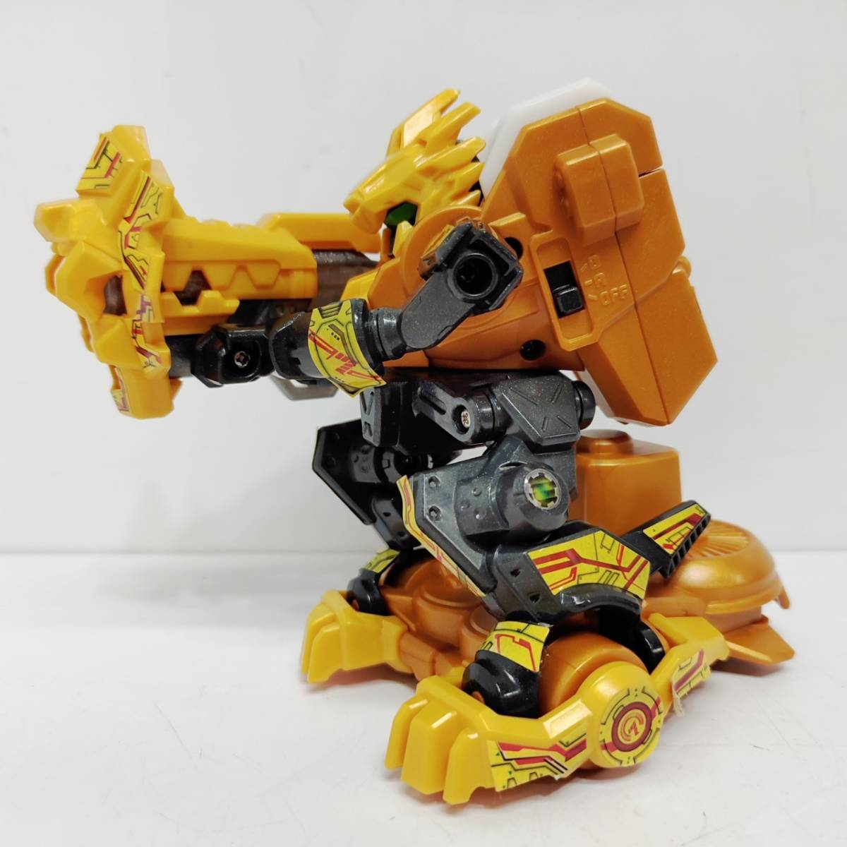 ●タカラトミー 大乱闘バトルセット ガンガン TAKARA TOMY ギガショットレオゴールド ビートシャークシルバー アーミーグリーン M1150_画像4