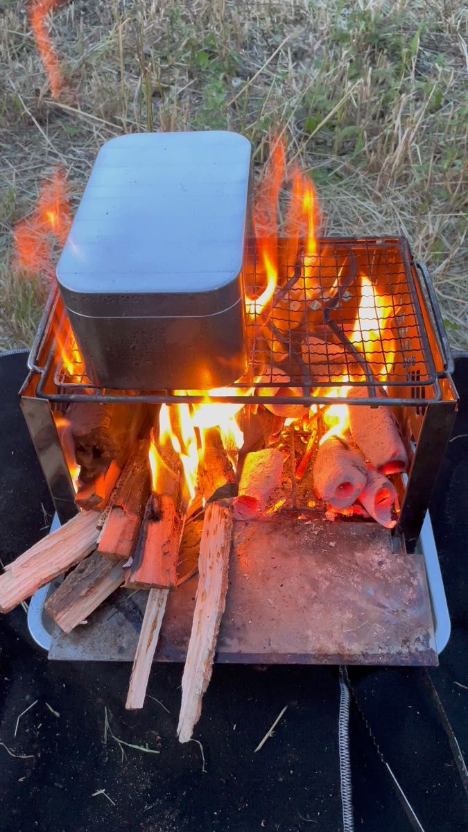「リゾコット 」他に類を見ない厚さ５ミリ、アルミ削り出しの蓋付きケースになります。大切な物の保管からキャンプでの炊飯まで。