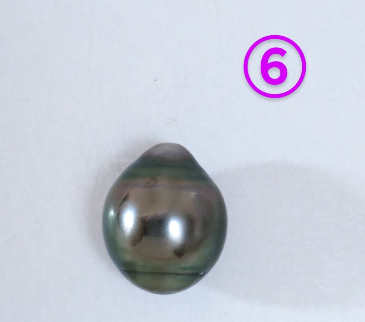 ⑥南洋黒蝶貝真珠　ルース涙型　約12.8mm