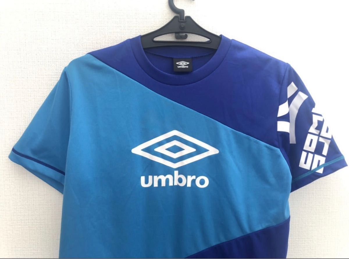 umbro（アンブロ）COMBO LOGOプラクティスシャツ半袖☆参考価格：2.970円☆UBS7763☆Mサイズ