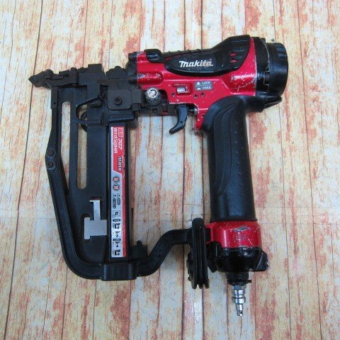 都内で 【中古品】マキタ(makita) AT450HA 高圧フロアタッカ エアタッカー 都内で 【中古品】マキタ(makita) AT450HA 高圧フロアタッカ エアタッカー