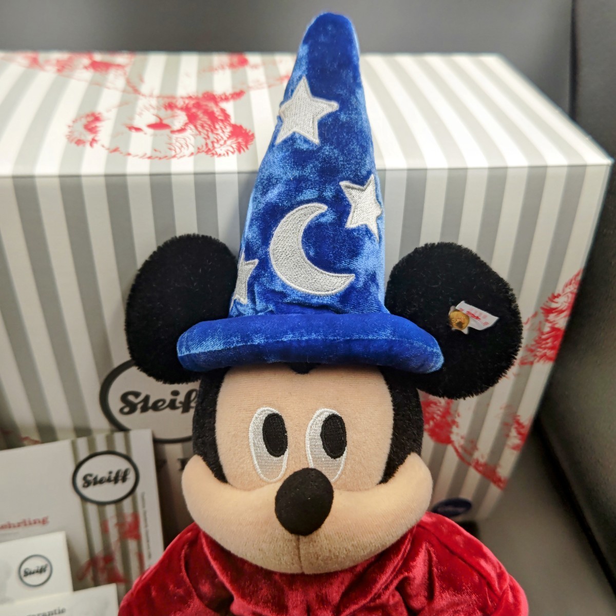 美品【★激レア★】Steiff シュタイフ 限定品 映画ファンタジア ミッキーマウス 魔法使いの弟子 30cm Mickey Mouse【送料無料！】_画像2