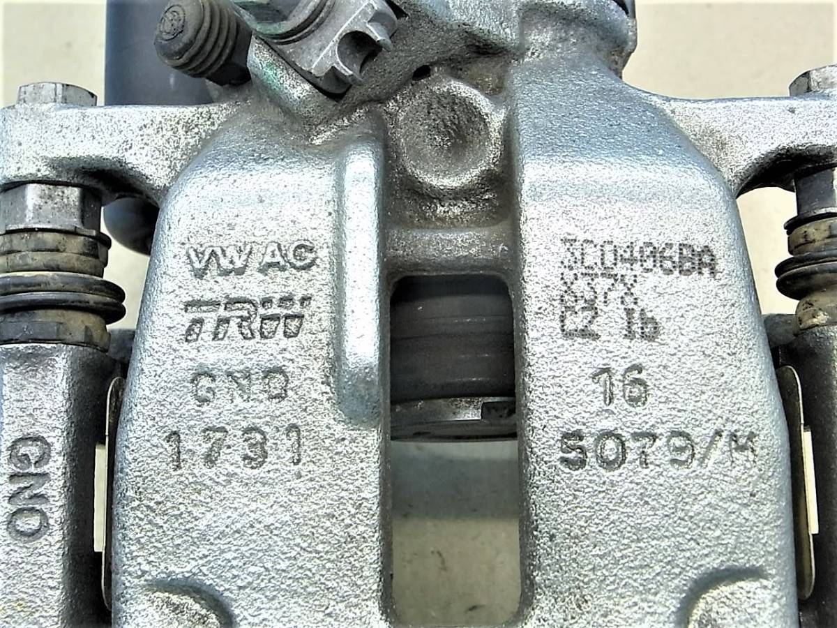 VW948 シャラン (2012MY DBA-7NCAV) 純正 ブレーキ キャリパー リア 右 [5N0615404/3AA615426B] フォルクスワーゲン　_画像3