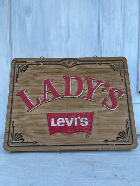Levi's リーバイス看板 木製風 レトロ 店舗用 リーバイス 中古 Levi's リーバイス看板 木製風 レトロ 店舗用 リーバイス 中古