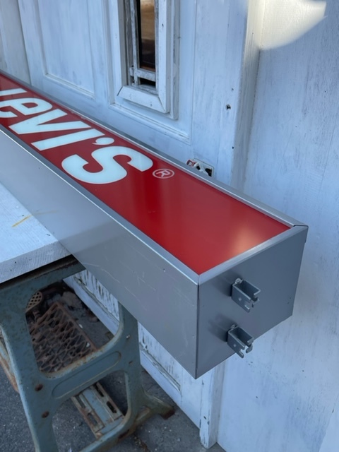 Levi's リーバイス 看板 店舗用 リーバイス 中古品 年代物 希少 Levi's リーバイス 看板 店舗用 リーバイス 中古品 年代物 希少