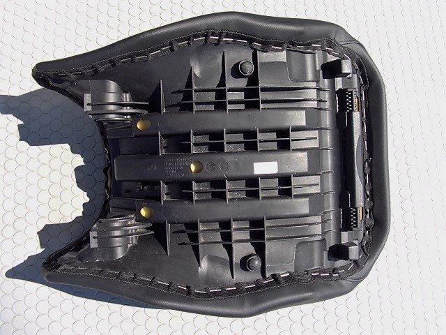 ◎BMW R1200GS LC/1250GS 純正 シート（スタンダードタイプ 52538532737 ブラック 52538532736 R 1200 1250 GS アドベンチャー シート_画像7