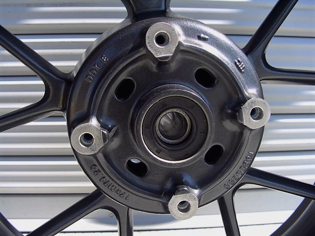 * Triumph Street twin original rear wheel ( dark gray series 17×4.25 rear wheel TRIUMPH Street Twin Wheel