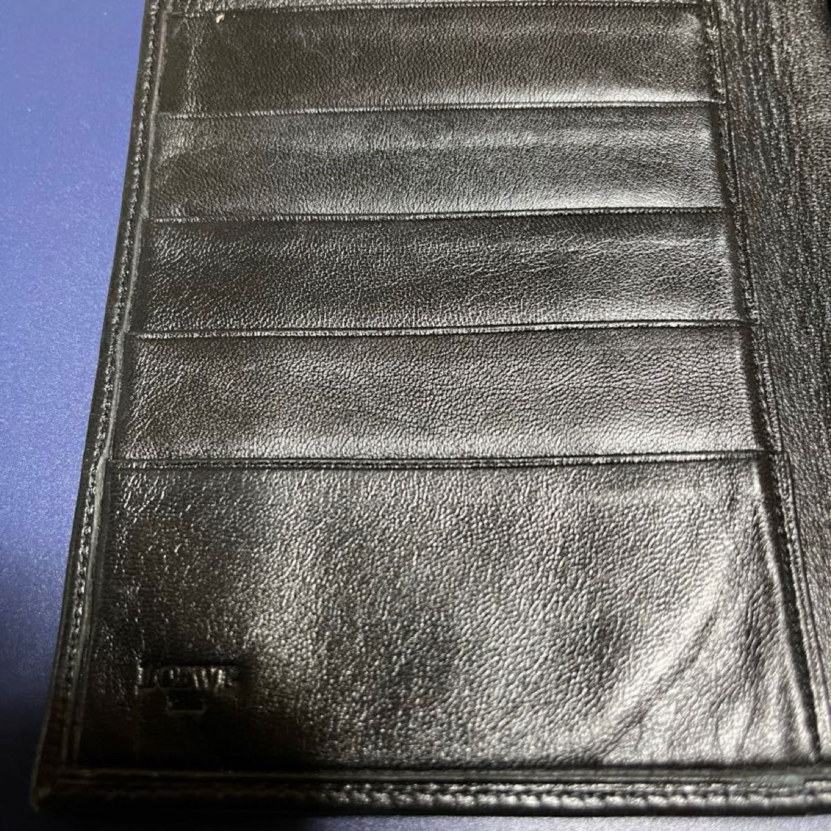 美品　LOEWEマドリード　カードケース 名刺入れ 二つ折り財布　パスケース　ロエベ 刻印　ブラックのソフトレザー