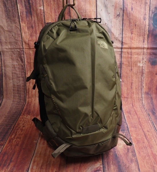 新品正規 ノースフェイス 海外限定 VERSATILE 22L トレッキング