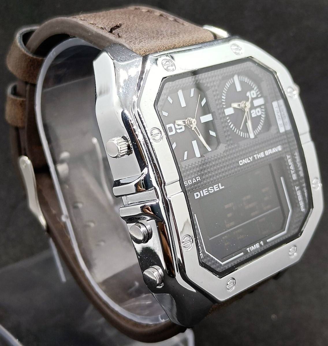 * limitation * ultra rare * not yet sale in Japan * diesel mega chief 5 bar [ on Leeza Brave ] digital dial quartz men's wristwatch * free shipping 