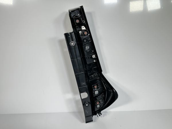 美品/破損キズなし タンク M900A M910A 純正 左テールランプ テールライト LH 81560-B1370 81561-B1120 220-69046 打刻L 管理19378_画像4