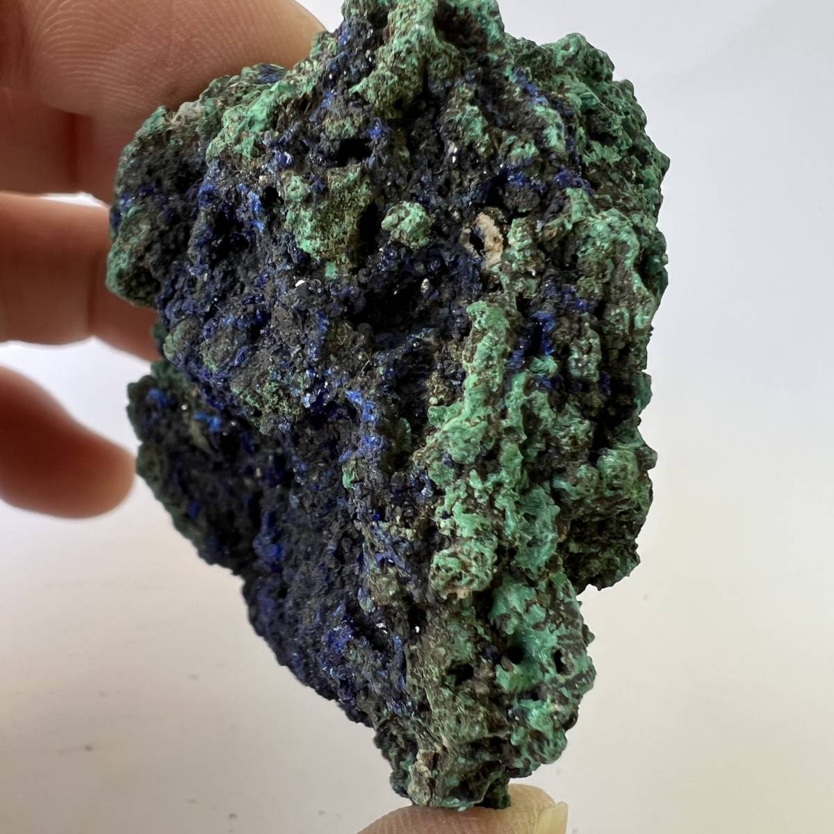 【E22006】マラカイトを伴うアジュライト アジュライト 藍銅鉱 岩絵の具 マラカイト Azurite 天然石 原石 鉱物 パワ