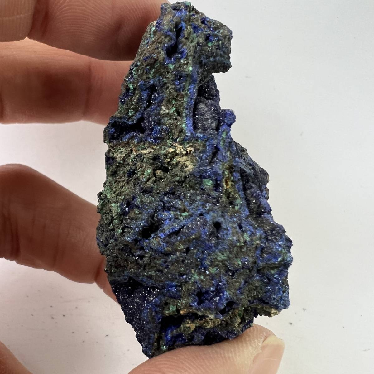 【E22019】マラカイトを伴うアジュライト アジュライト 藍銅鉱 岩絵の具 マラカイト Azurite 天然石 原石 鉱物 パワ