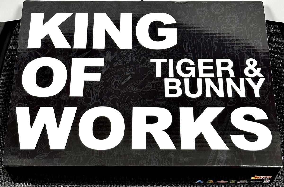 TIGER & BUNNY KING OF WORKS＊設定資料集 原画集 台本 タイバニ イラスト 桂正和 アニメグッズ
