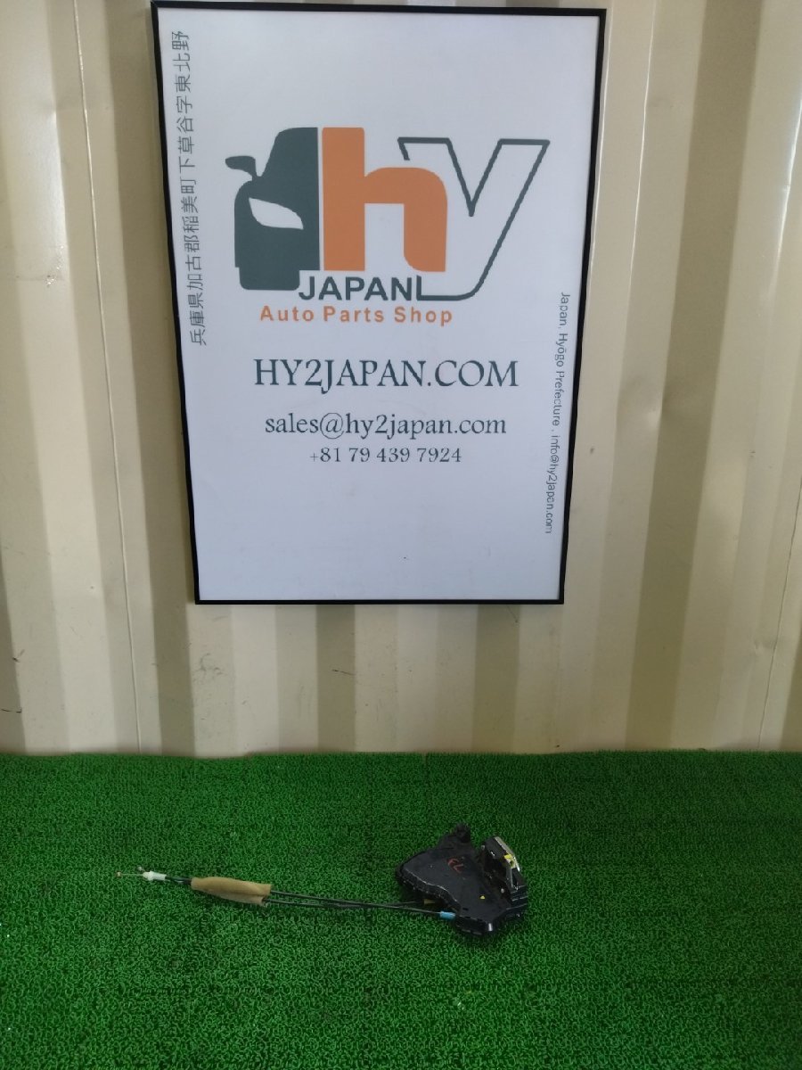 DAA-ZVW41W　ZVW41W　プリウスa　フロントドア　ロック　左　2013　走行 186949Km　中古　＃hyj　 69040-42230　NSP45092_画像1