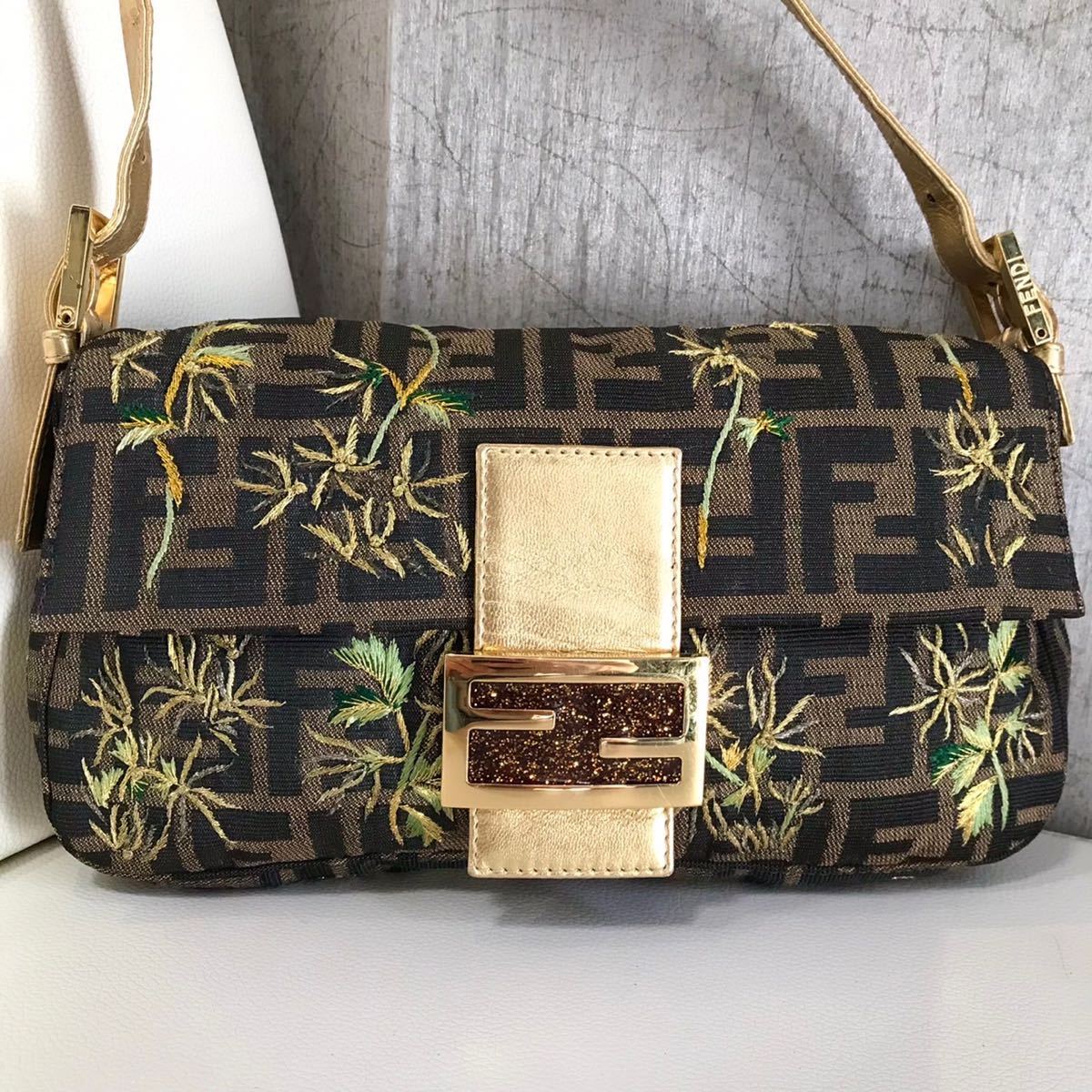 【今日の超目玉】 【希少品】FENDI フェンディ 刺繍 ズッカ マンマバケット ハンドバッグ セミショルダー カーキ ゴールド 激レア 送料込 ☆ ショルダーバッグ 【今日の超目玉】 【希少品】FENDI フェンディ 刺繍 ズッカ マンマバケット ハンドバッグ セミショルダー カーキ ゴールド 激レア 送料込 ☆ ショルダーバッグ