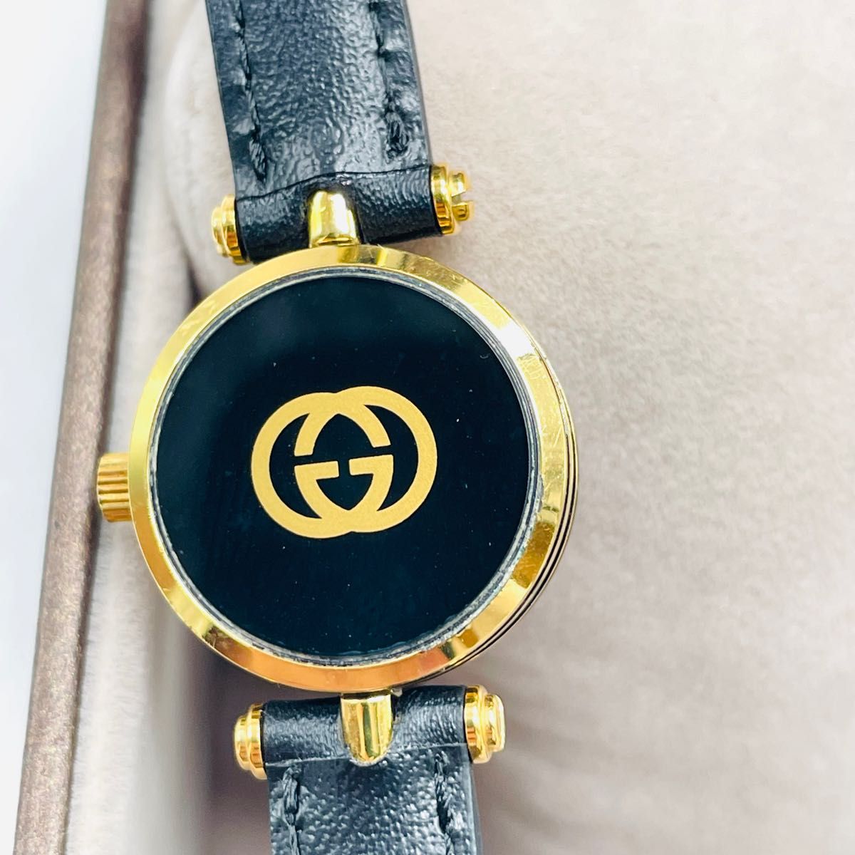 GUCCI グッチ 腕時計 時計 レディース ブラック ゴールド スイス GUCCI グッチ 腕時計 時計 レディース ブラック ゴールド スイス