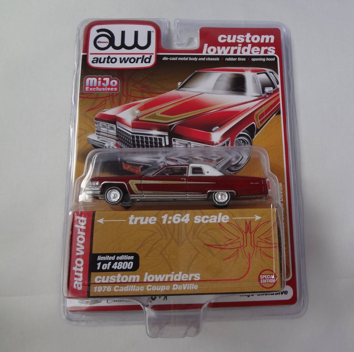 AutoWorld オートワールド 1/64 1976 Cadillac Coupe Deville キャデラック クーペデビルの画像1