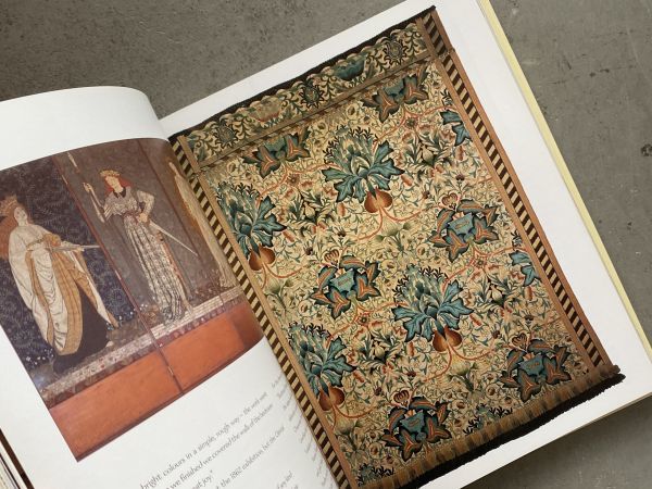 William Morris: and the Arts & Crafts Home ウィリアム モリス アーツアンドクラフツ 洋書 大判 ハードカバー_画像7