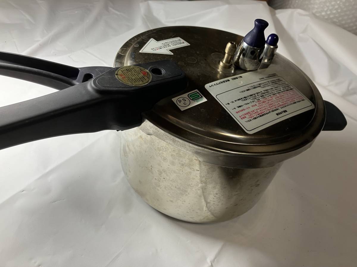圧力鍋　オール熱源対応　3.0L　4合炊き　ジャンク品　ドウシシャ