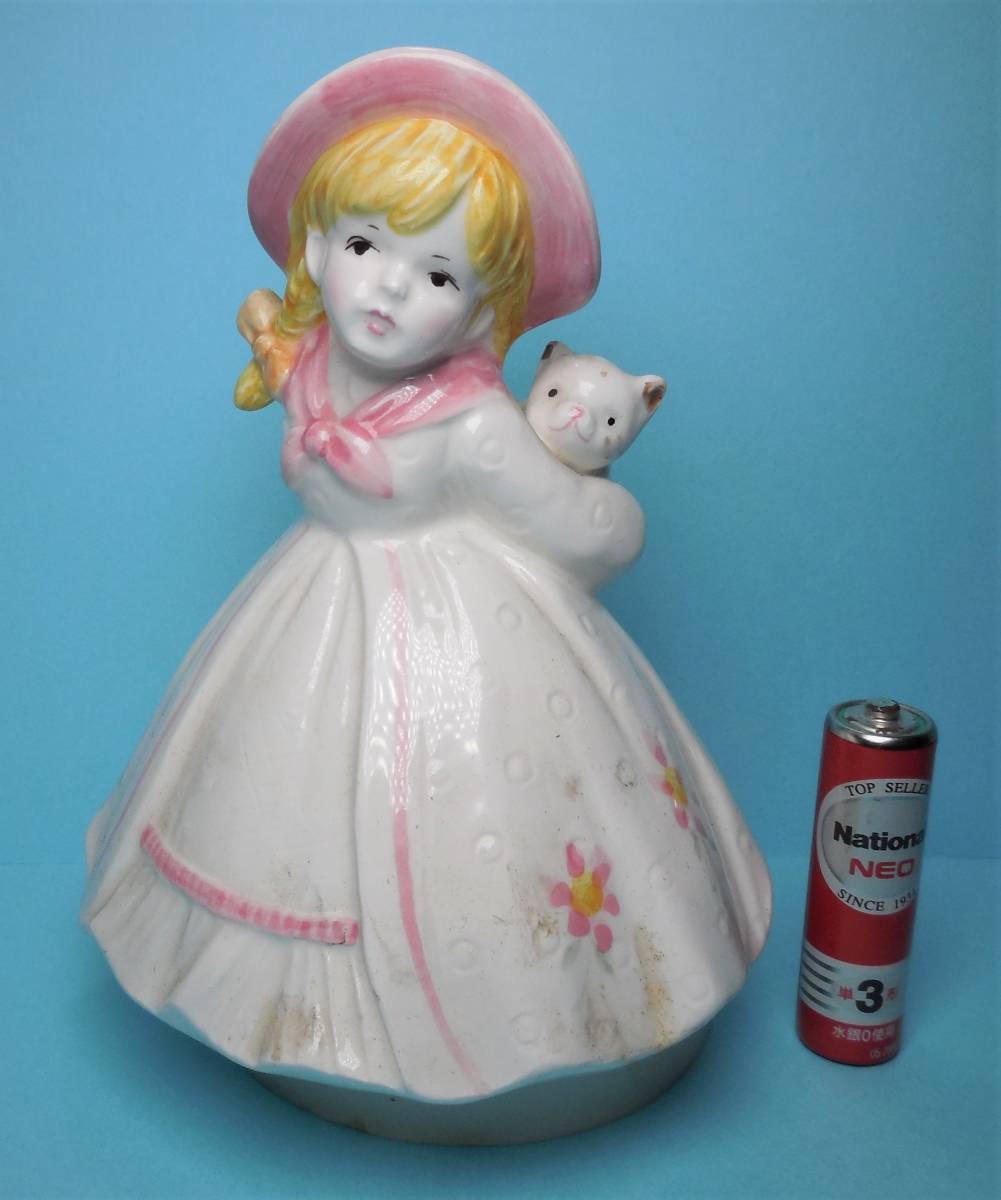 ネコを背負うドレス姿の女の子 陶製 人形 オルゴール 日本製 SANKYO 愛のオルゴール 曲_画像2