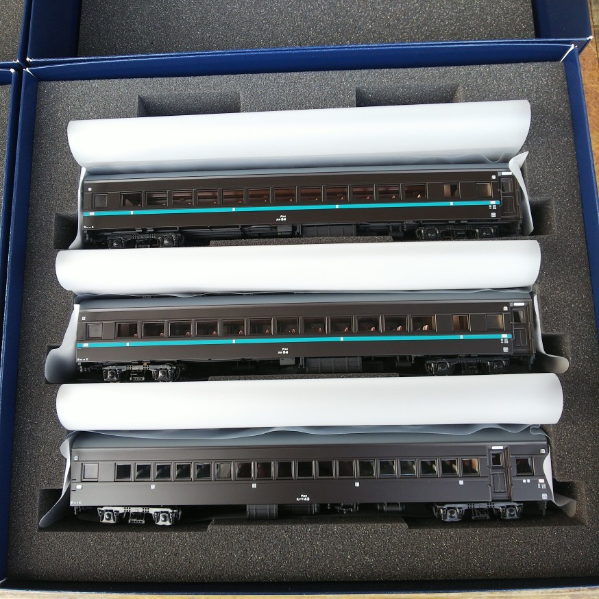  Tenshodo 57077 Special sudden [...] passenger car (s is 44*masi49 shape era )9. set plastic made HO