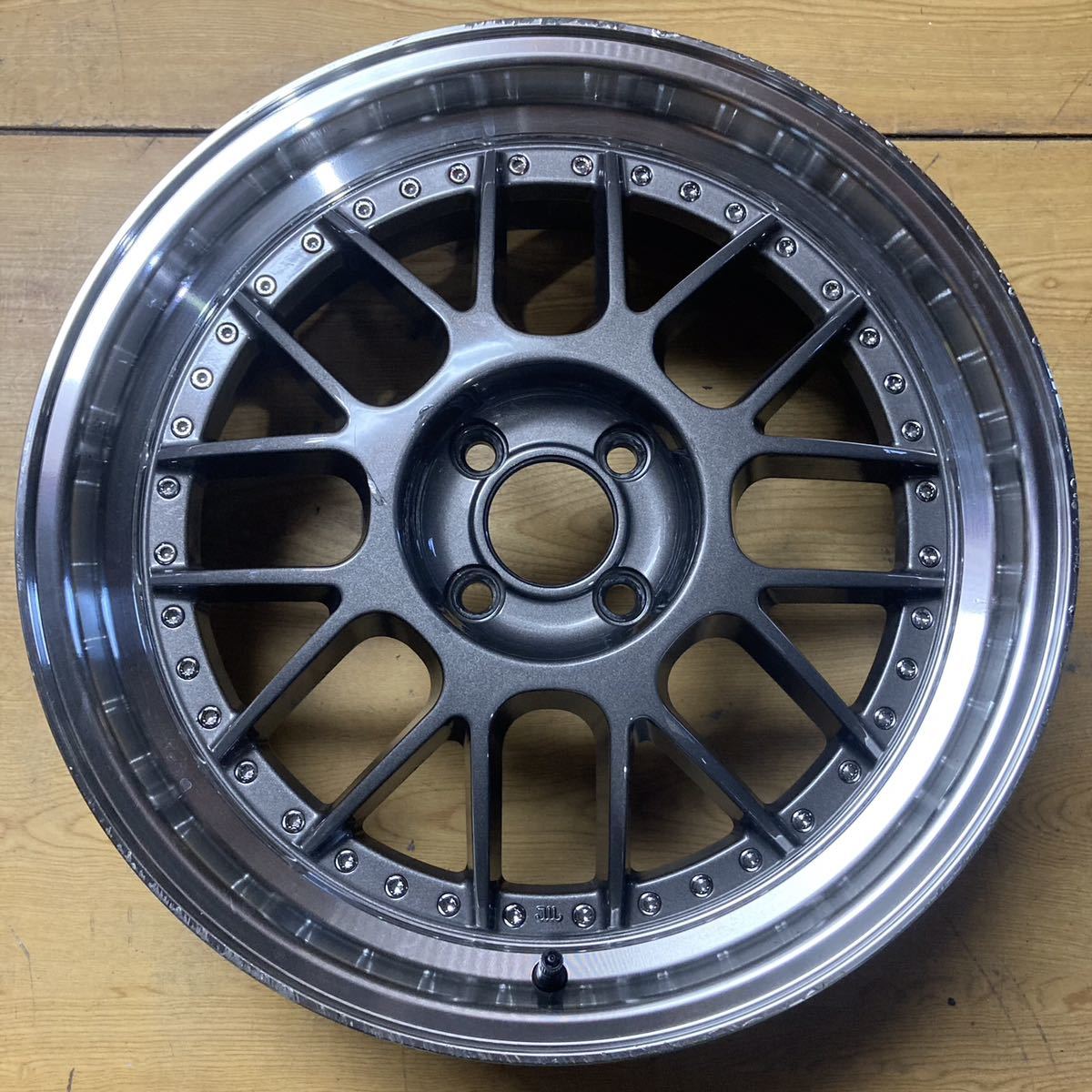 C070 ステルスレーシング コマンダー02 7J 17インチ 4H 100 +38 4本