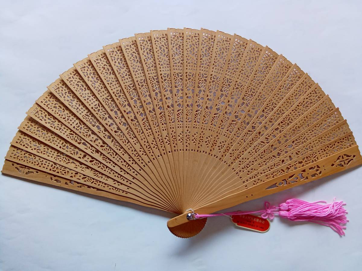* sending 120 jpy ~ industrial arts fan white . manner fan 20cm. tree fan ... carving fan ..B