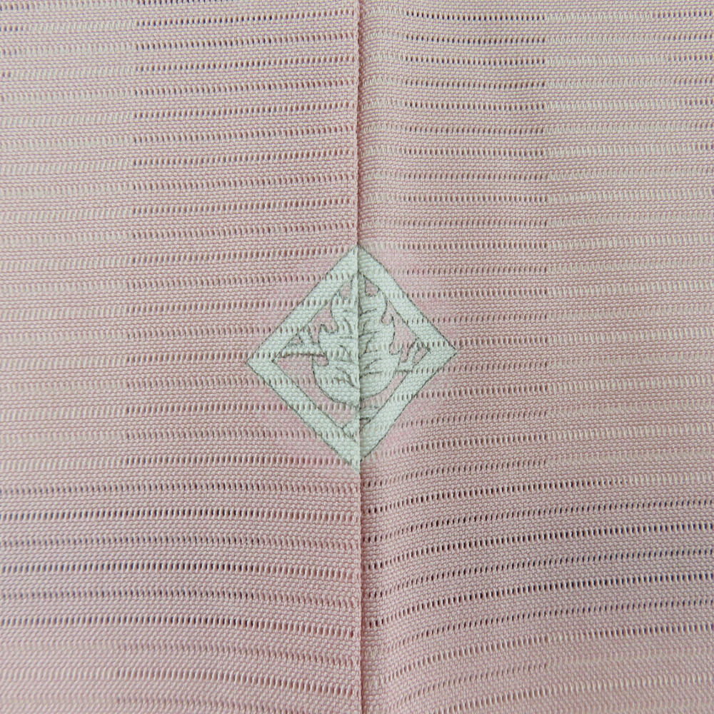 夏着物 単衣 絽 バチ衿 正絹 色無地 ピンク色 一つ紋入り 夏用 仕立て上がり 身丈152cm 美品_画像5