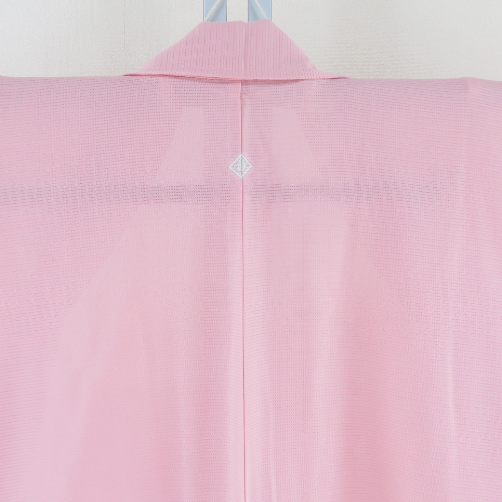 夏着物 単衣 絽 バチ衿 正絹 色無地 ピンク色 一つ紋入り 夏用 仕立て上がり 身丈152cm 美品_画像4