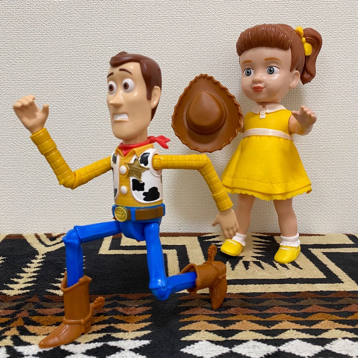 美品】 トイストーリー 4 ギャビーギャビー ウッディ フィギュア 美品】 トイストーリー 4 ギャビーギャビー ウッディ フィギュア