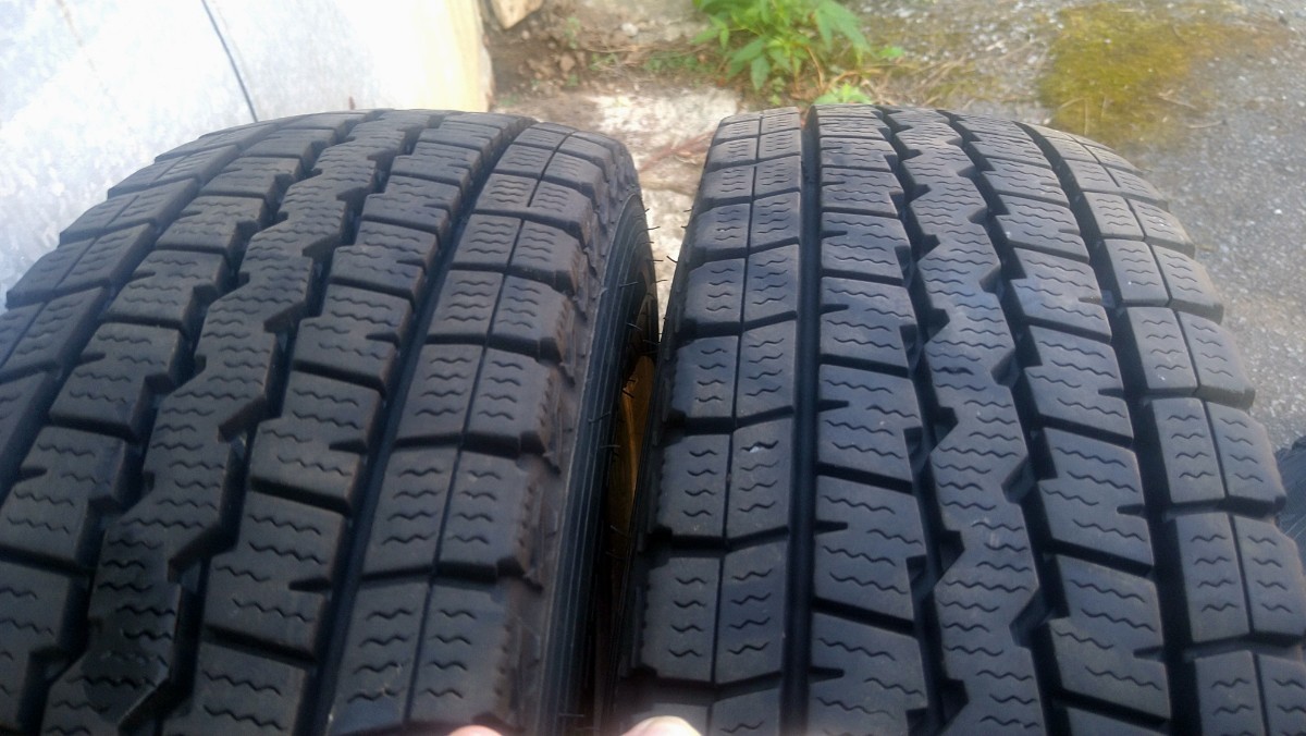 ダンロップスタッドレスSV01 155/80R14 88/86N 中古4本　サクシードプロボックス等に_画像3