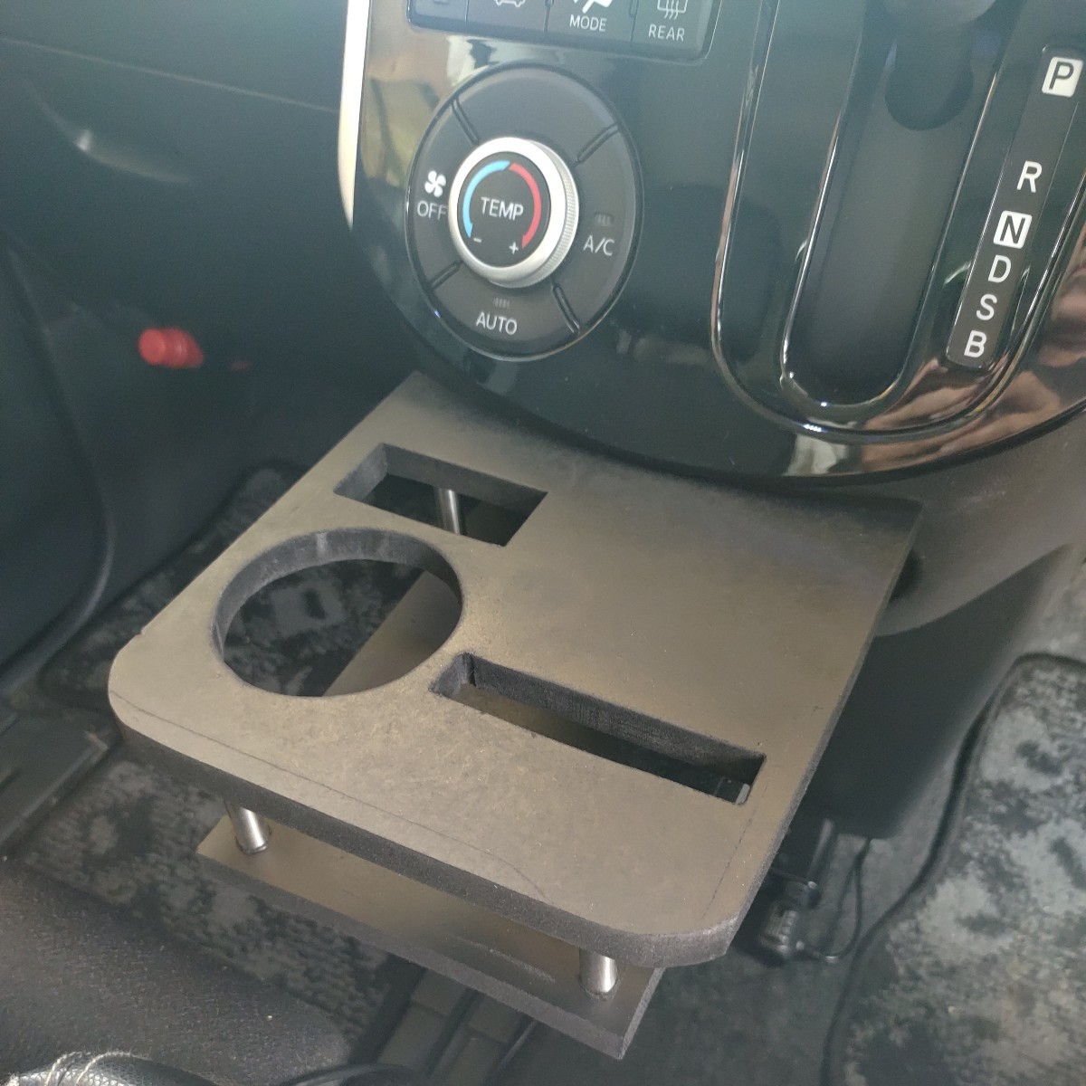 ダイハツLA600Sタントカスタム タント専用センターテーブルDIY ダイハツLA600Sタントカスタム タント専用センターテーブルDIY