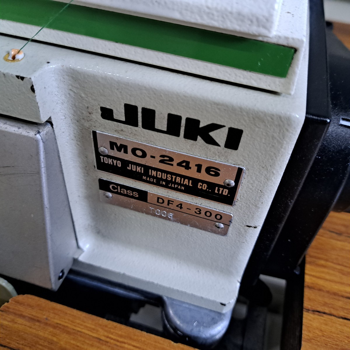 工業用ミシン、JUKI、ジューキインターロック糸切り付きミシンMO-2416(針幅3㎜/4㎜)！整備済、糸切り付、電源100V、作動良好！の画像7